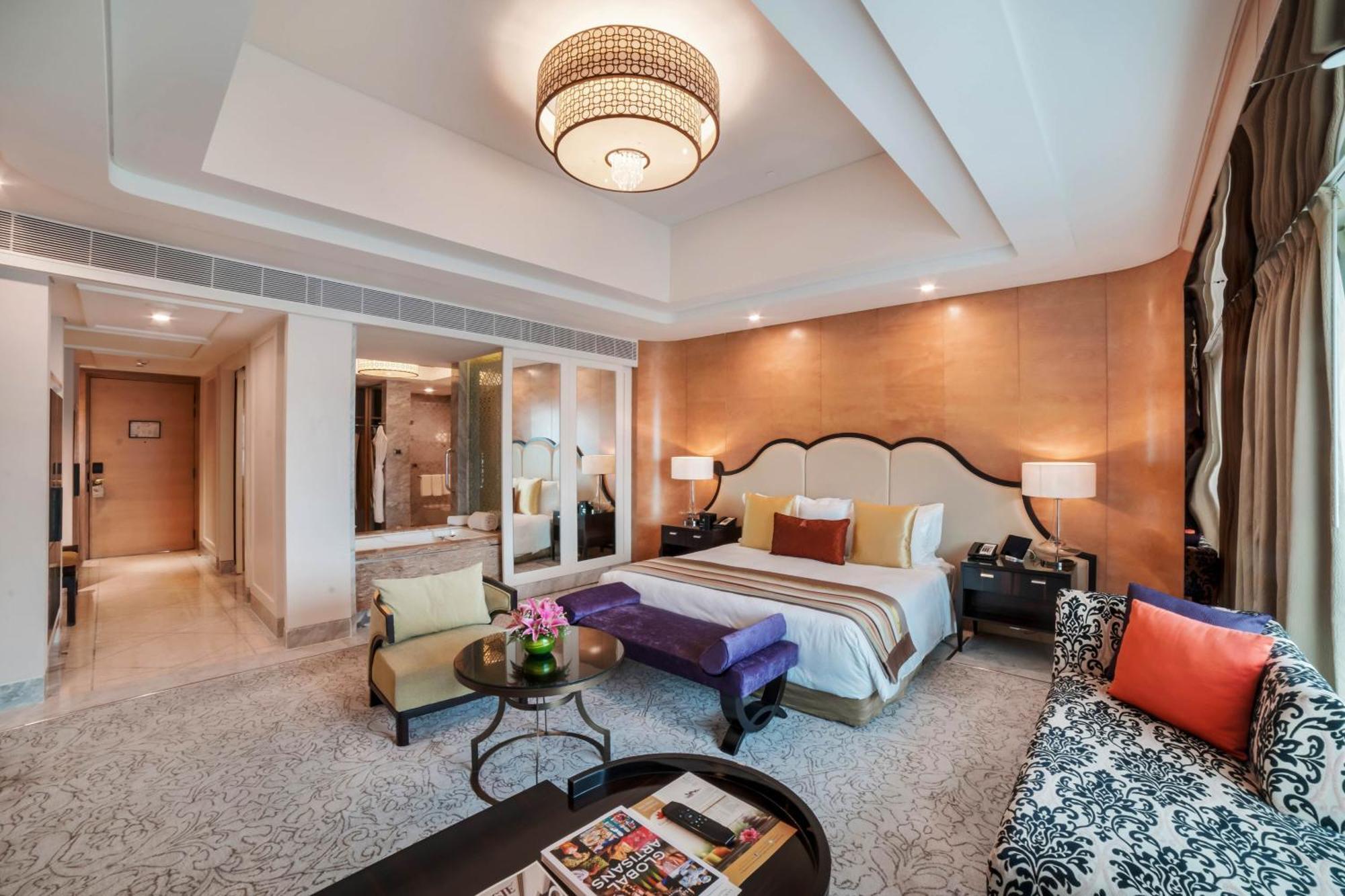 ITC One, Larger Guest room, 1 King or 2 Twin/Single Bed(s)